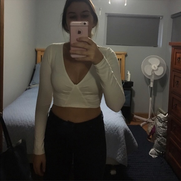 LF white long sleeve crop top - Picture 2 of 4